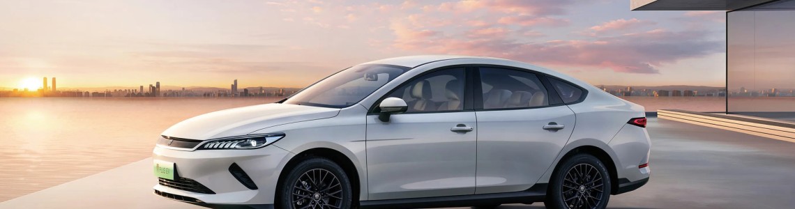 BYD Qin Plus — сучасний седан BYD для міста та дальніх поїздок