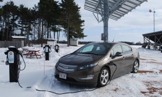 Як вибрати електромобіль для зими: поради для України