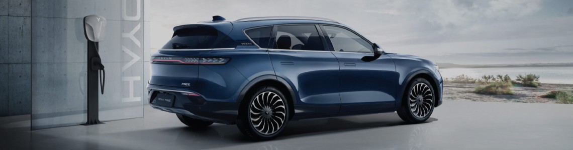 VOYAH vs AITO — порівняння брендів та найкращих моделей 2025 року