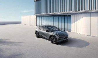 BYD Dolphin vs Zeekr X — порівняння електромобілів