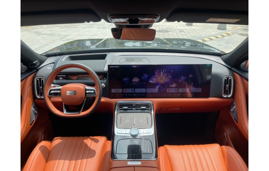 Geely Galaxy M9 PHEV, 210km 4WD Pilot, 2025, пробег 8 тысяч км