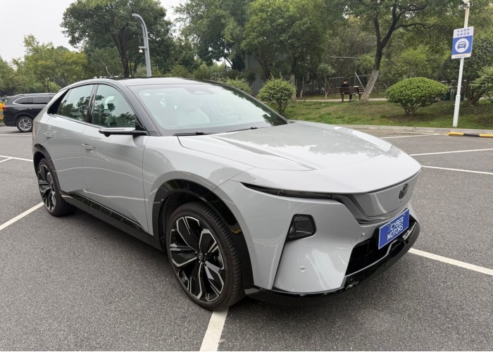 Mazda EZ-60 DM, 200км Max 2WD Top, 2025 (8)
