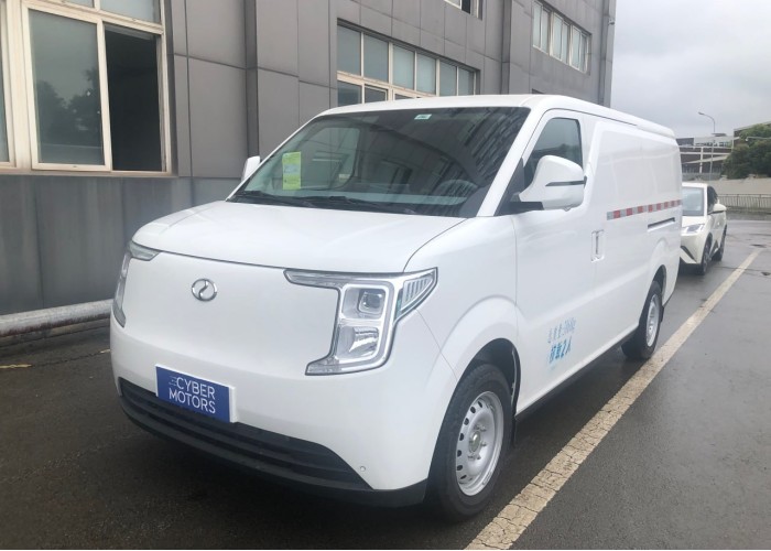 Ruichi EC75 Cargo Van EV, 2025