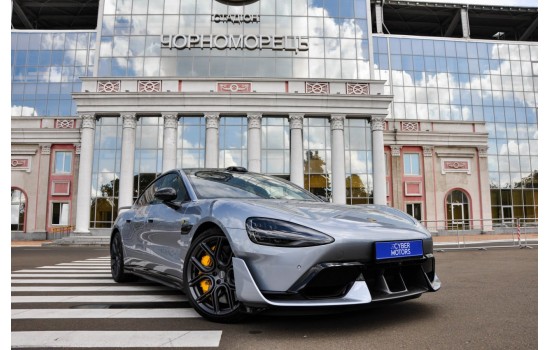 Xiaomi SU7 Ultra 2025