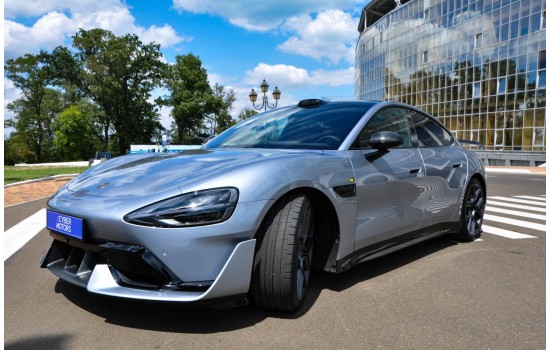 Xiaomi SU7 Ultra 2025