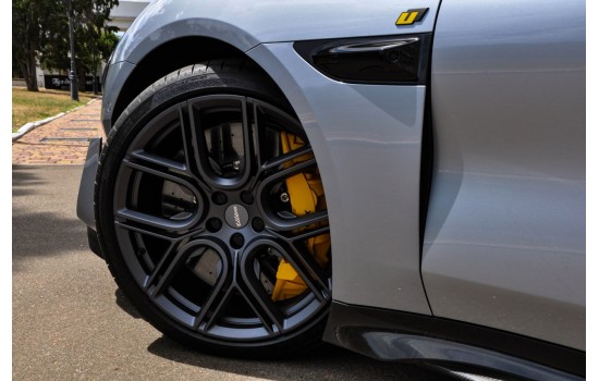 Xiaomi SU7 Ultra 2025