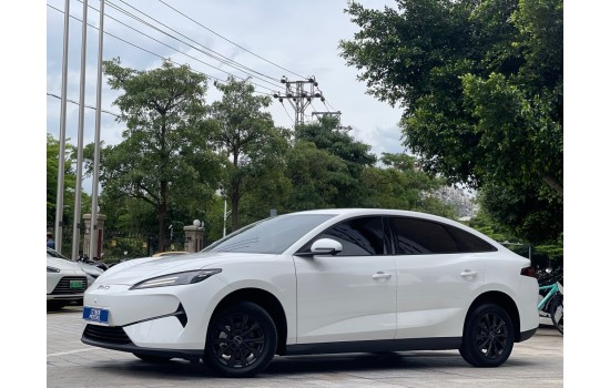 BYD E7, 520км Flagship, 2025, пробіг 13,8 тисяч км
