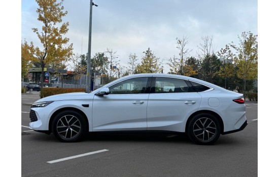 BYD Qin L DM-i, 120km Surpass (Beyond Edition), батарея 15.8 kwh, 2025, пробег 4,7 тысяч км