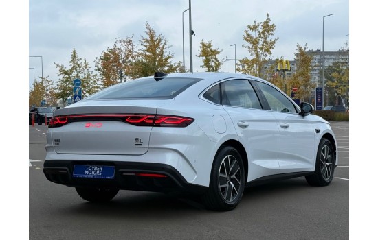 BYD Qin L DM-i, 120km Surpass (Beyond Edition), батарея 15.8 kwh, 2025, пробег 4,7 тысяч км