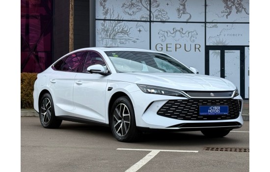 BYD Qin L DM-i, 120km Surpass (Beyond Edition), батарея 15.8 kwh, 2025, пробег 4,7 тысяч км