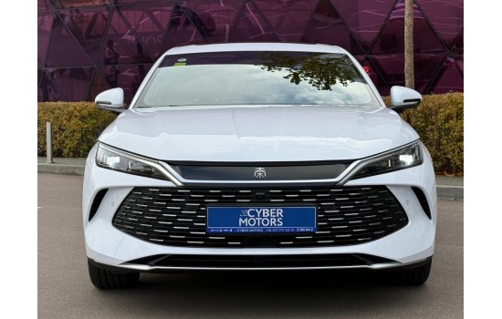BYD Qin L DM-i, 120km Surpass (Beyond Edition), батарея 15.8 kwh, 2025, пробег 4,7 тысяч км