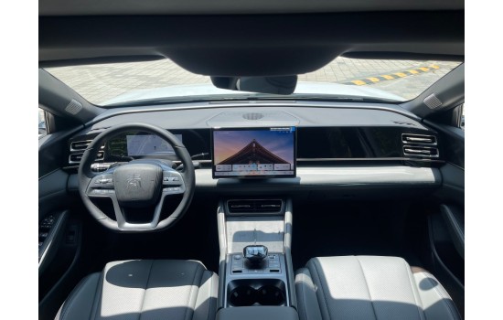 BYD Qin L DM-i, 2025, пробіг 4,7 тисяч км