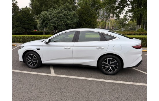 BYD Qin L DM-i, 2025, пробег 1,2 тысячи км