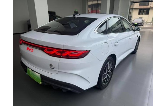 BYD Qin L DM-i, 120KM Surpass, 2025, пробіг 9 тисяч км