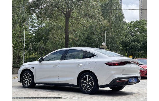 BYD Qin L DM-i, 120KM Surpass, 2025, пробіг 9 тисяч км