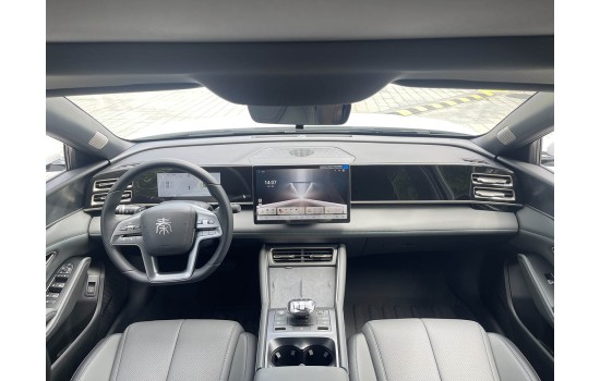 BYD Qin L DM-i, 120KM Surpass, 2025, пробіг 9 тисяч км