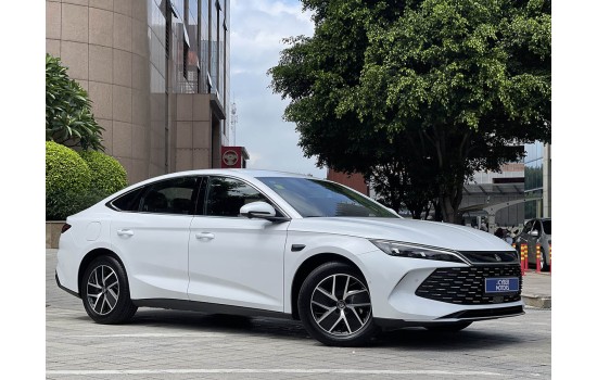 BYD Qin L DM-i, 120KM Surpass, 2025, пробіг 9 тисяч км