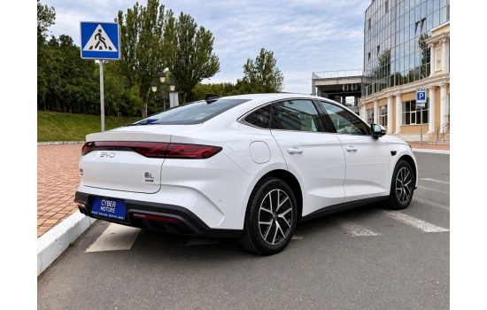 BYD Qin L DM-i, 120KM Surpass, 2025, пробіг 9 тисяч км