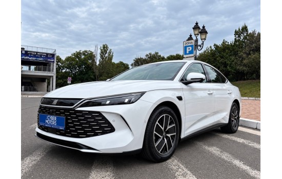 BYD Qin L DM-i, 120KM Surpass, 2025, пробіг 9 тисяч км