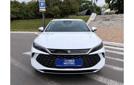 BYD Qin L DM-i, 120KM Surpass, 2025, пробіг 9 тисяч км