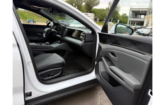 BYD Qin L DM-i, 120KM Surpass, 2025, пробіг 9 тисяч км