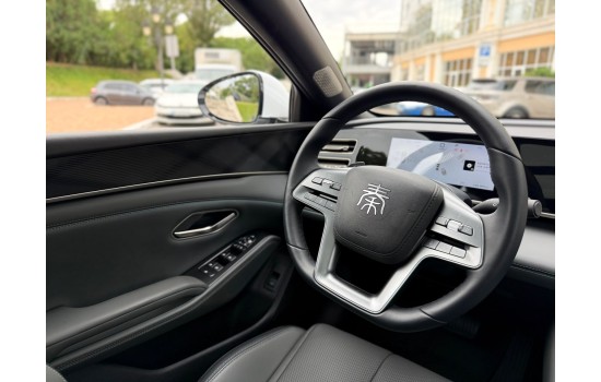 BYD Qin L DM-i, 120KM Surpass, 2025, пробіг 9 тисяч км