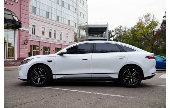 BYD Qin L EV, 545км Surpassing, батарея 56.6kwh, 2025