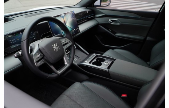 BYD Qin L EV, 545км Surpassing, батарея 56.6kwh, 2025
