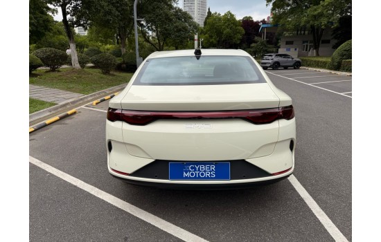 BYD Qin L EV, 2025, пробег 5,6 тисяч км
