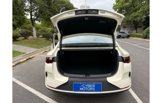BYD Qin L EV, 2025, пробег 5,6 тисяч км