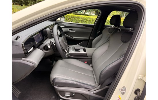 BYD Qin L EV, 2025, пробег 5,6 тисяч км