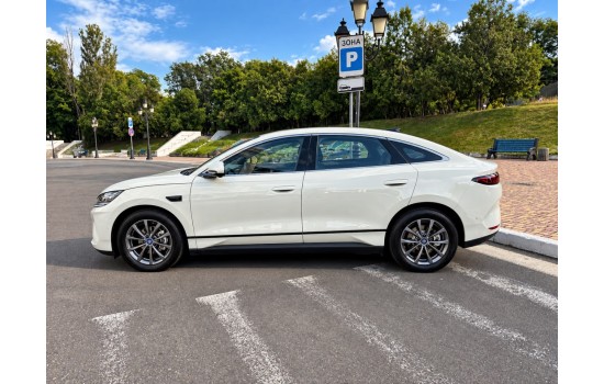 BYD Qin L EV, 2025, пробег 5,6 тисяч км