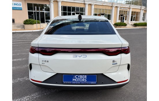 BYD Qin L EV, 2025, пробег 5,6 тисяч км