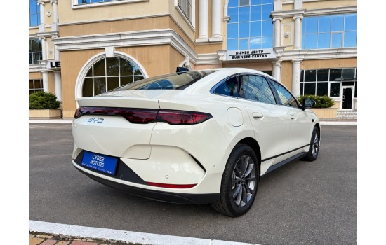 BYD Qin L EV, 2025, пробег 5,6 тисяч км