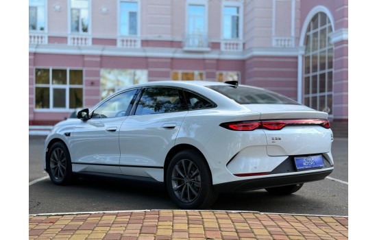 BYD Qin L EV, 545KM Excellent, 2025, пробег 5 тысяч км