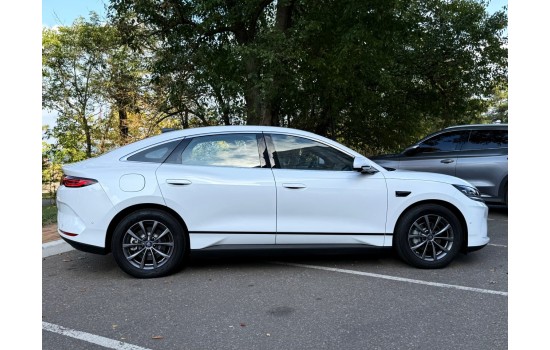 BYD Qin L EV, 545KM Excellent, 2025, пробег 5 тысяч км