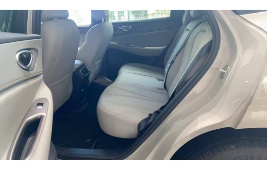BYD Sea Lion 06 DMi, 205km Pro, 2025