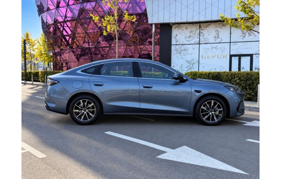 BYD Seal 06 DM-i, 120km Premium, 2025, пробіг 6,6 тисяч км