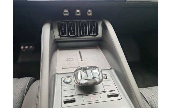 BYD Song L White