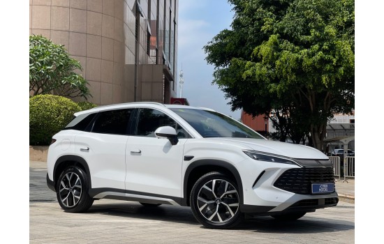 BYD Song L DMi (гибрид), 160KM Excellence, 2025, пробег 4,3 тысячи км