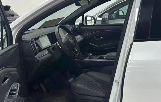 BYD Song L DMi (гібрид), 160KM Excellence, 2025, пробіг 4,3 тисячі км