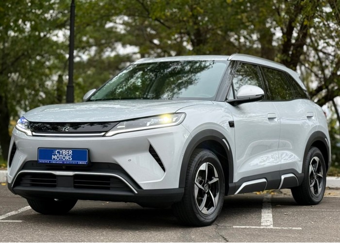 BYD Yuan Up EV, 401km range, пробіг 9,4 тисячі км