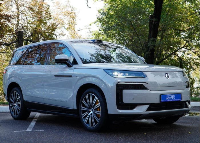 Denza N9 DM, 4WD Top, 2025, пробег 2,4 тисячі км