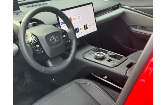 Toyota bZ5, 2025, пробіг 4,6 тисячі км