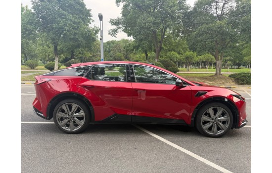 Toyota bZ5, 2025, пробіг 4,6 тисячі км