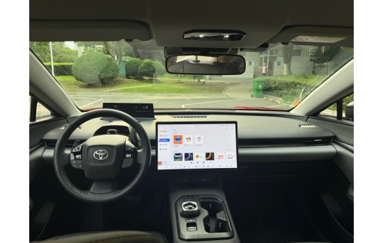 Toyota bZ5, 2025, пробіг 4,6 тисячі км