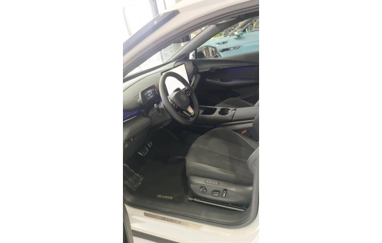 Volkswagen ID. UNYX 06 2025
