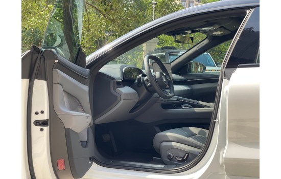 ZEEKR 001 WE White 2025