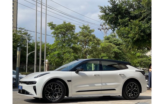 ZEEKR 001 WE White 2025