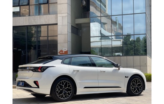 ZEEKR 001 WE White 2025